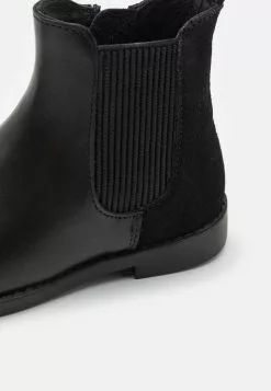 Friboo Leather - Korte Laarzen - Black -Friboo Groot Warenhuis 13515217c26443ab8cbbd9824fdfd10b