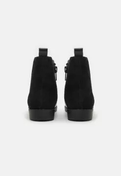 Friboo Leather - Korte Laarzen - Black -Friboo Groot Warenhuis 170d1ee12c8b49e9a12d4c5c65ba0d99