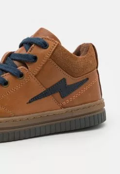 Friboo Sneakers Laag - Cognac -Friboo Groot Warenhuis 20afb5dee7a144bbafa4da6f4730be3e