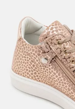 Friboo Leather - Sneakers Hoog - Rose Gold -Friboo Groot Warenhuis 21f21bb11948495baafebc0b7df3d071