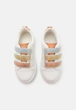 Friboo Sneakers Laag - White -Friboo Groot Warenhuis 2da0caeb507d4414b4523dc4659b9a0f