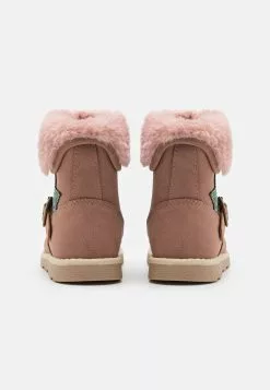 Friboo Korte Laarzen - Mauve -Friboo Groot Warenhuis 4e6beb54608240439fd6ef5e4260b284