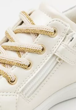 Friboo Sneakers Laag - White -Friboo Groot Warenhuis 734c0ffc02eb487e99f7b7d2e7309124