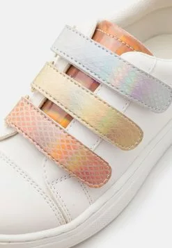 Friboo Sneakers Laag - White -Friboo Groot Warenhuis 8906b84af3444d5191ac4f4587e46912