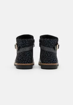 Friboo Korte Laarzen - Black 8 Friboo Korte Laarzen - Black -Friboo Groot Warenhuis a9654404884140ee930f7cc7bf7ccd70