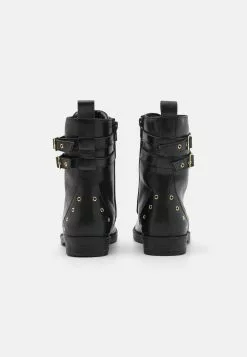 Friboo Leather Booties - Veterboots - Black -Friboo Groot Warenhuis ce3677e3fb4f4602a732ba52cd39d853