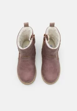 Friboo Korte Laarzen - Mauve -Friboo Groot Warenhuis e1e83e4349984ecfaf9ed0e30533fa52