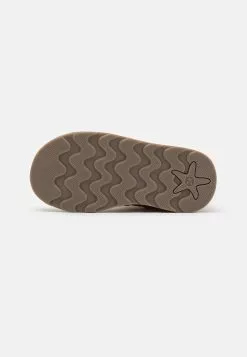 Friboo Korte Laarzen - Pink -Friboo Groot Warenhuis e2b90572bfbc4a62acd1e44d6040f39e