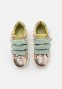 Friboo Leather - Sneakers Laag - Gold -Friboo Groot Warenhuis f7c16071ed4f45888ad3dc4f763c9979